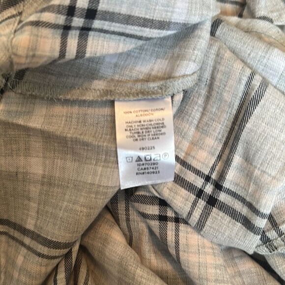 Ann Taylor LOFT sz S button front long sleeved grey plaid top - Picture 8 of 8